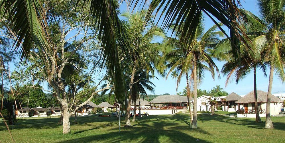 Beachfront Resort Luganville Exterior foto